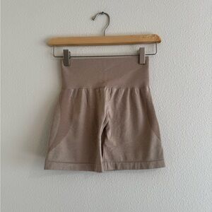 5/$55 !! 🔥 NVGTN Women's Tan High-Waisted Shorts